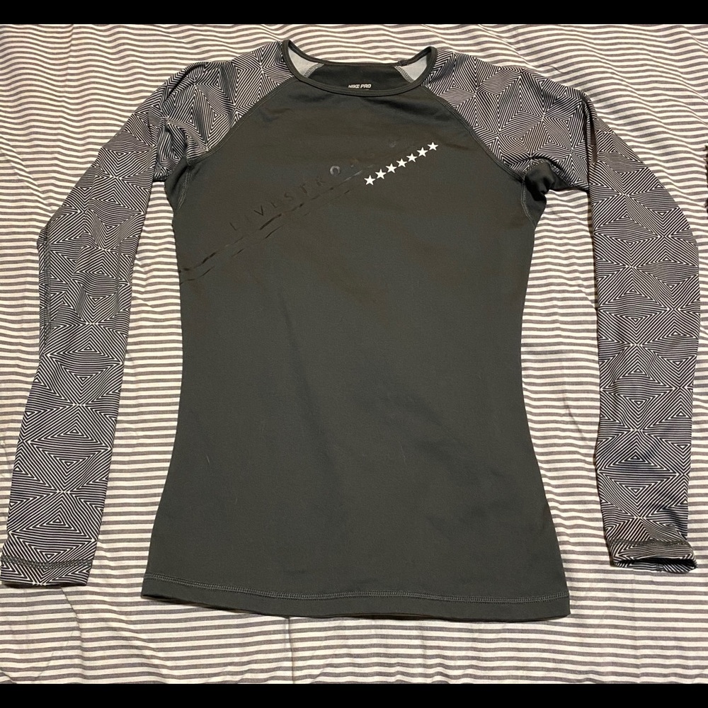 Nike top